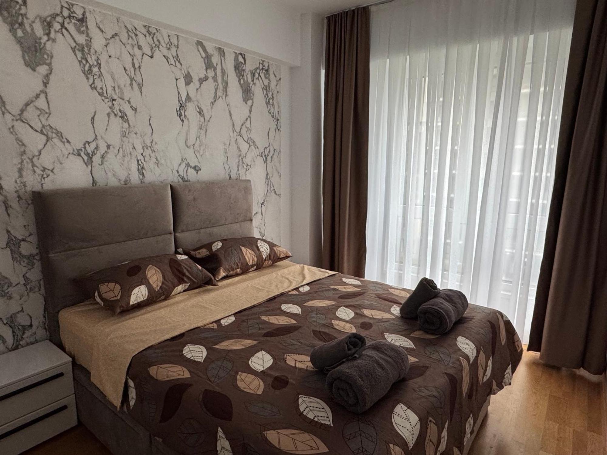 East Gate Luxury 2 *