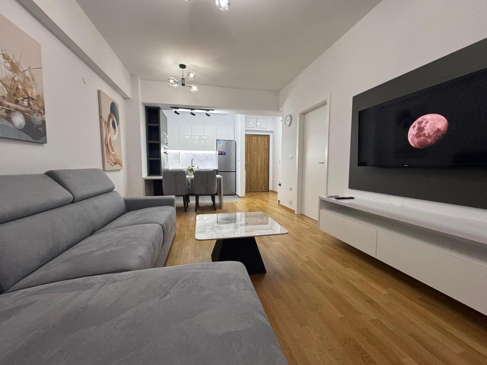 East Gate Luxury 2